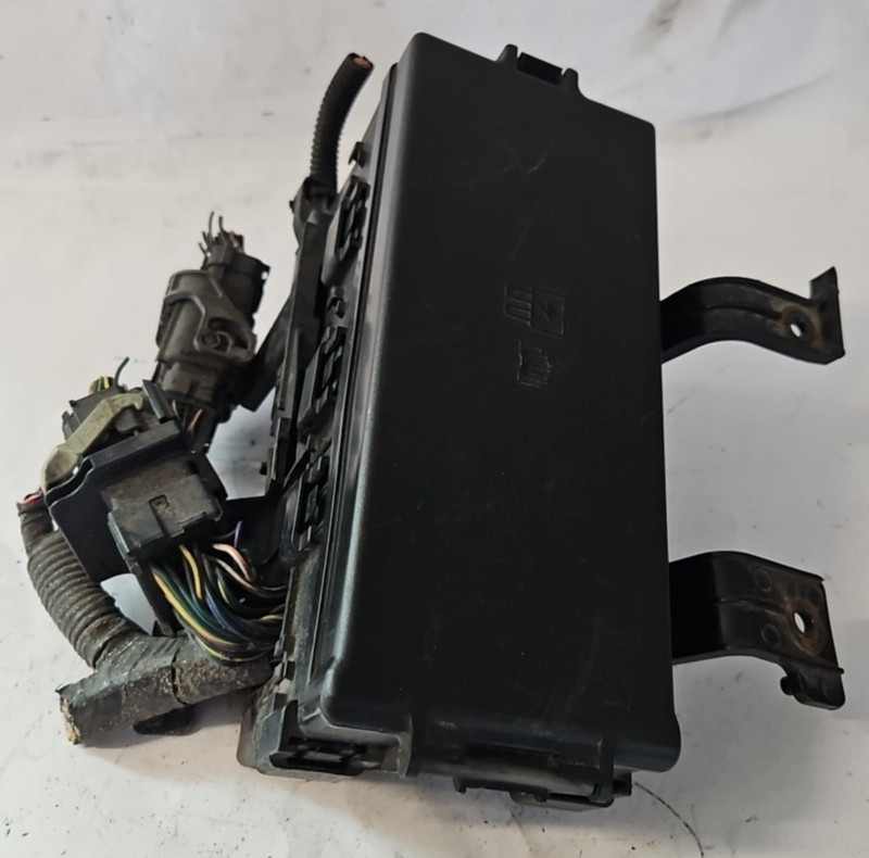 2010-2012 Ford Fusion 2.5L Engine Fuse box w/ Pigtail Harness BE5T-14290-F OEM