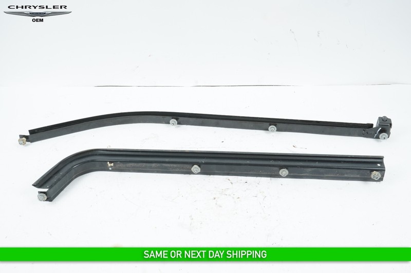 17-20 CHRYSLER PACIFICA REAR LEFT SLIDING DOOR UPPER & LOWER ROLLER TRACK OEM
