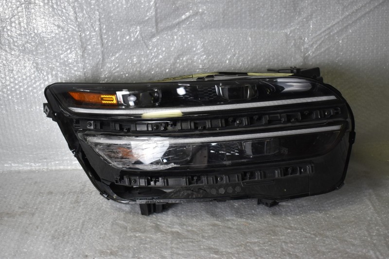 Genesis GV80 JX1 Full LED RIGHT USED GENUINE 92102 T6100