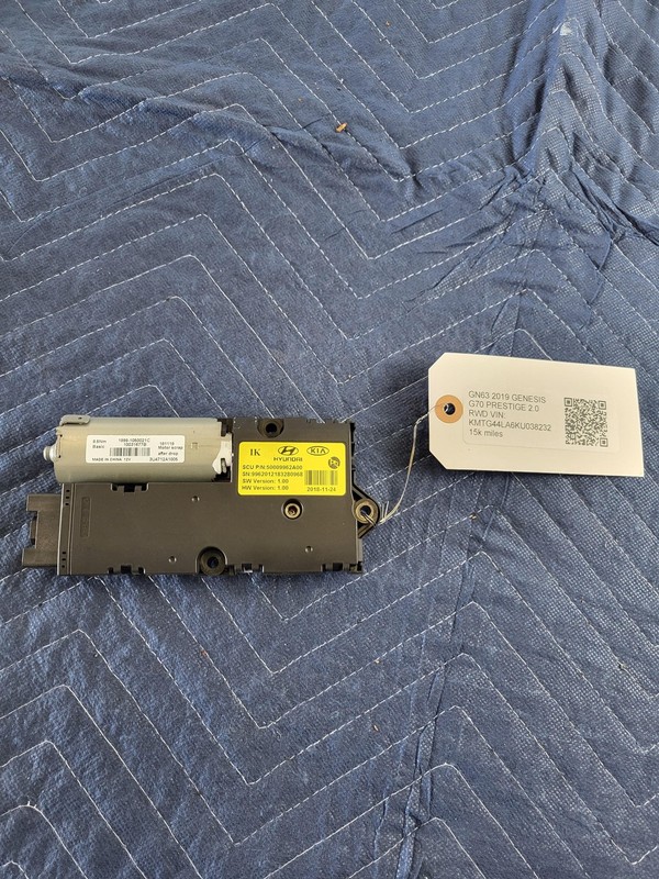Used Oem GENESIS Sunroof Sun Glass Roof Motor 50009962A00 for 2019-2021 G70 2.0