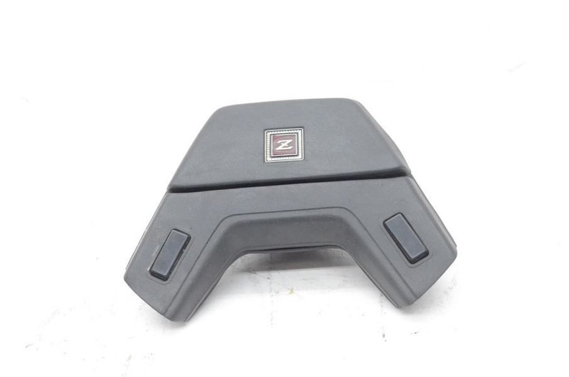 1982-1983 Datsun 280zx L28 Steering Wheel Horn Pad