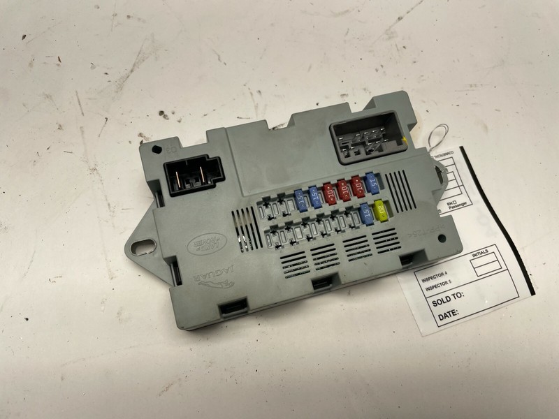 2018-2019 LAND RANGE ROVER VELAR FUSE JUNCTION BOX UNIT OEM
