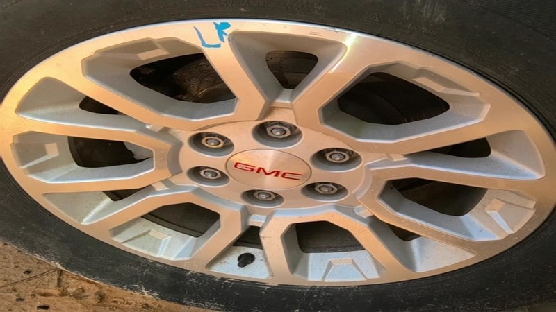 Wheel 18x8-1/2 12 Spoke Opt Uhn Fits 15-20 YUKON 1588801