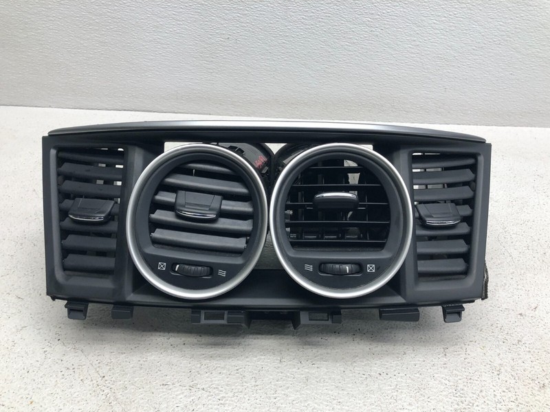 2013-2015 INFINITI JX35 QX60 FRONT CENTER DASH AC AIR VENT TRIM OEM LOT650