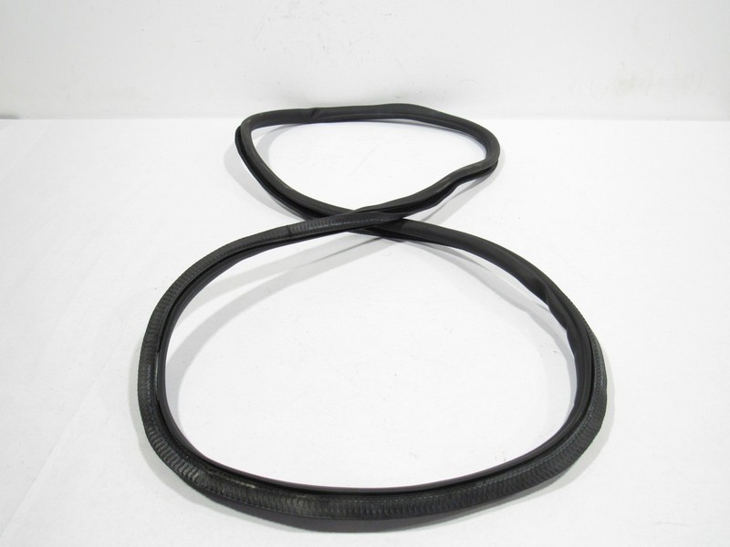 Porsche Panamera 4 2017 Rear Right Passenger Door Weather Strip Seal 17-23 :O