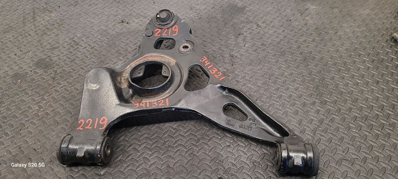 03-24 GMC Savana 2500 3500 Van Front Left Driver Lower Control Arm OEM 20869232