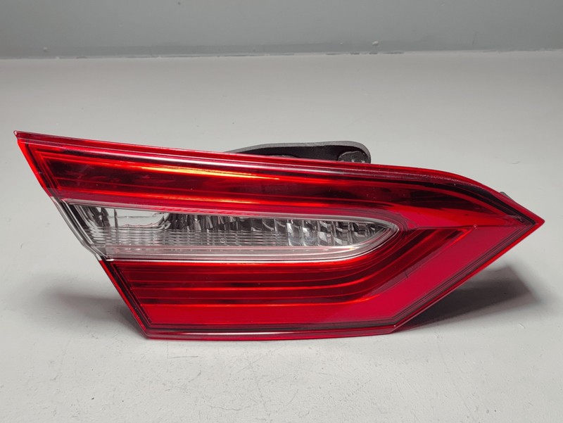 TOYOTA CAMRY REAR LEFT DRIVER SIDE INNER TAILLIGHT LAMP FULL LED 2018 - 2020 OEM