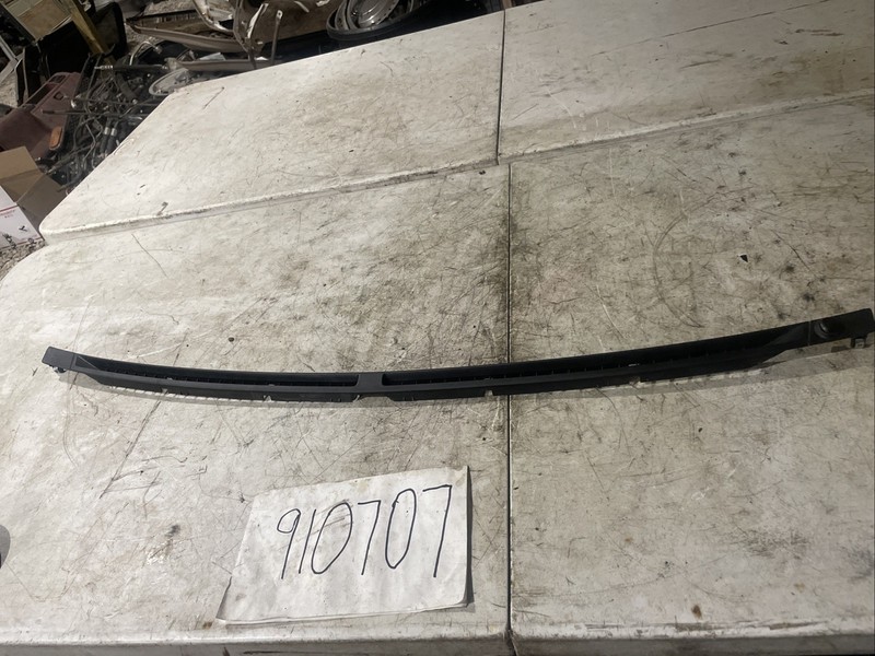 1997-2001 Lexus ES300Dash Front Air Vent Trim Windshield DefrostOEM