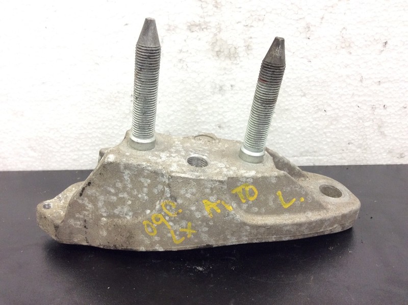 06 07 08 09 10 11 Civic AT 1.8L Left Engine Transmission Base Mounting Bracket