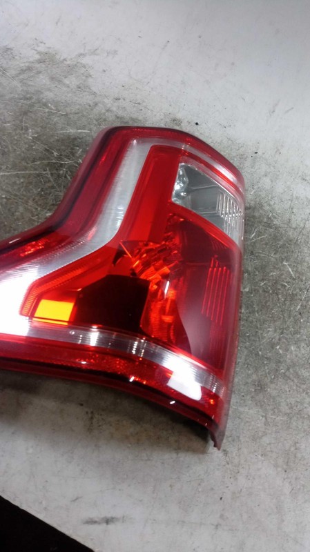 2015 Ford F150 Pickup Right Tail Light Assembly Maroon OEM 564046 Used