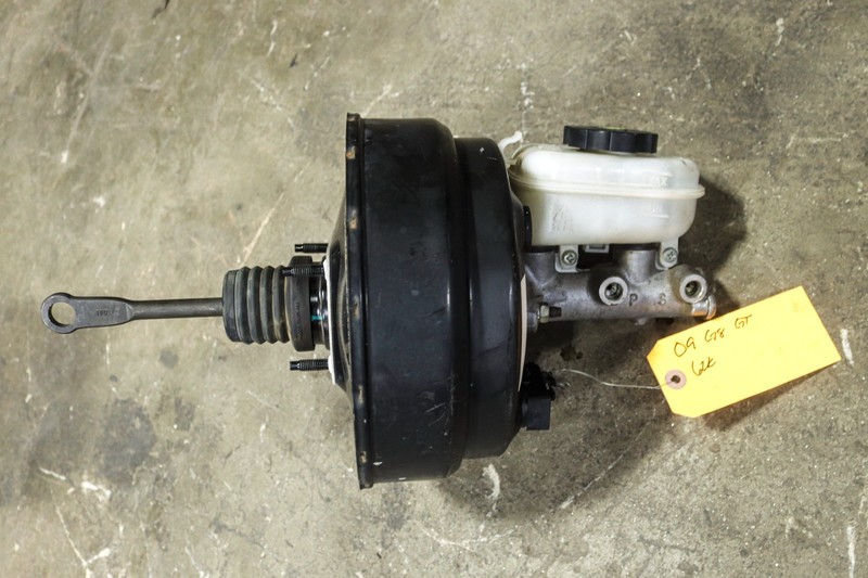 2008-2009 Pontiac G8 6.0 Brake Booster & Master Cylinder w/ Sensor OEM *USED*