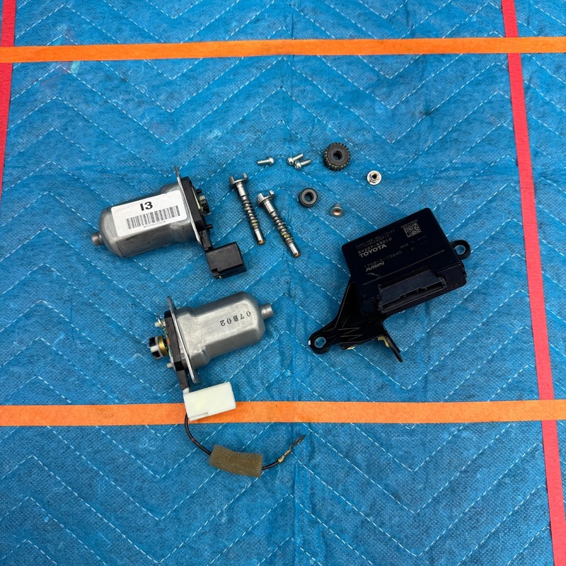 2015–2019 Lexus RC350 Steering Column Tilt & Telescopic Motor Set OEM 8922753010