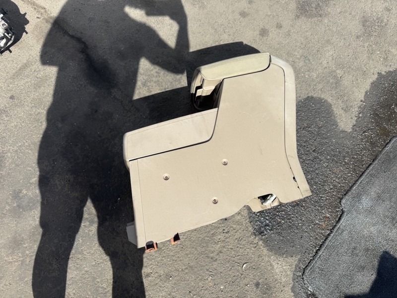 06 Honda Ridgeline Center Console Armrest Beige OEM