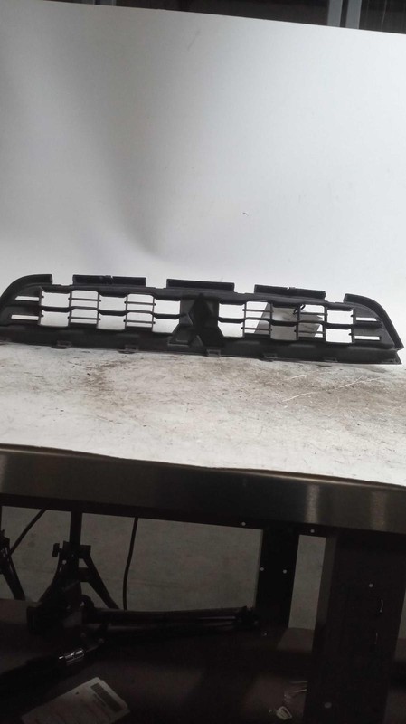 2015 Mitsubishi Outlander Sport White Grille OEM 6402A288 Used 144K Miles