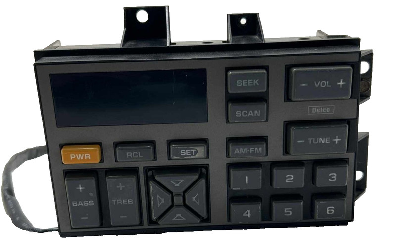 GMC Suburban 1500 AM-FM Radio Stereo Display 1992-1994 OEM 16164325