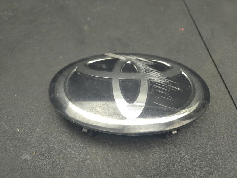 Front Grille Emblem 2023 Toyota RAV4 53141-0R110 2021 2022 2024 2025 X