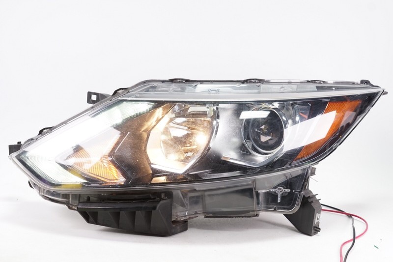 NISSAN ROGUE SPORT Left LH Headlight Headlamp Halogen LED OEM 2017 - 2019