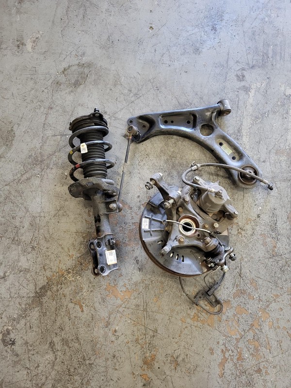 Used Oem Hyundai Left Driver Front Suspension Knee 1.6L AWD for 2018-2023 Kona