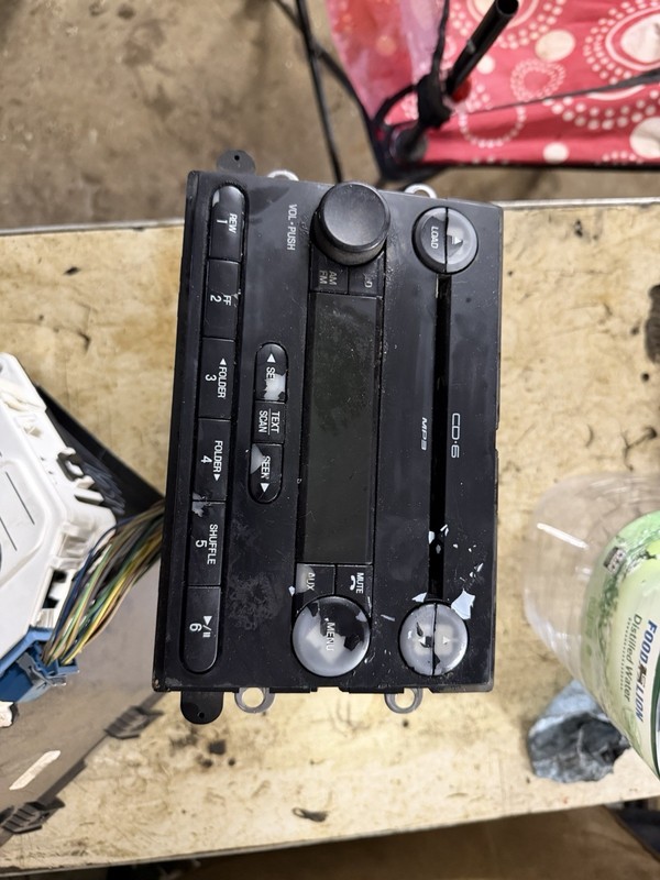 FORD 6C3T-18C815-AK 6-CD CHANGER CD PLAYER AM/FM MP3 PLAYER RADIO RECEIVER