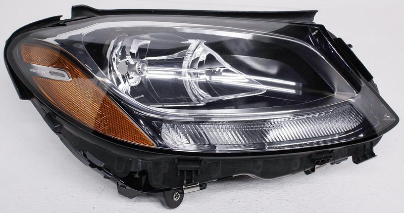 OEM Mercedes-Benz C-Class Right Passenger Side Halogen Headlamp Lens Scratch