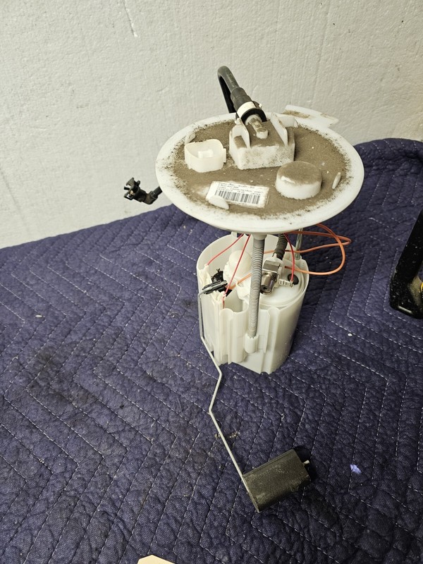 2013-2016 Ford EscapeFuel Pump Assembly OEM