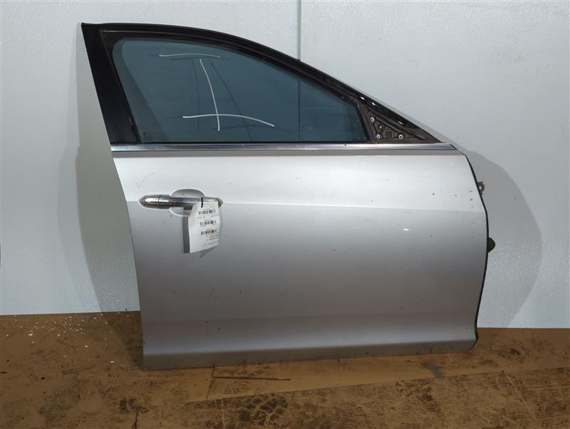 2017 Cadillac CTS Right Front Door Silver OEM 559042 58K Miles Used
