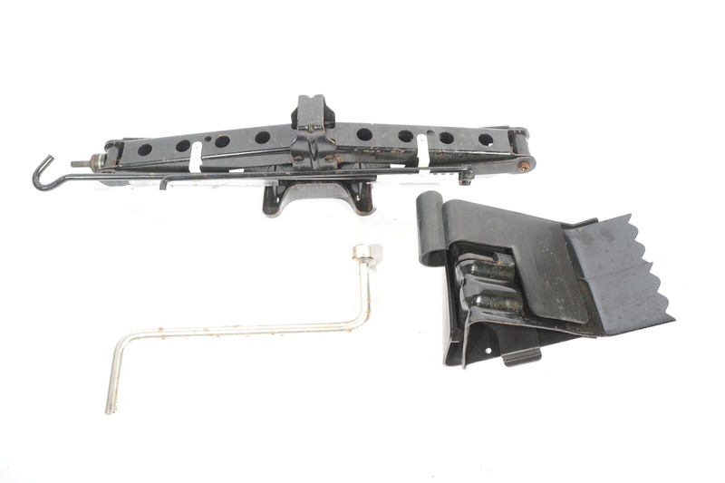 2006 -2009 RANGE ROVER SUPERCHARGED EMERGENCY SPARE JACK SET OEM