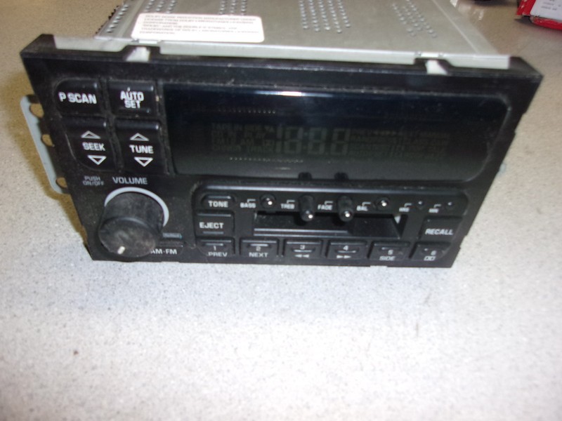 GM Delco Buick Car Radio AM/FM Cassette 09357004 *FREE SHIPPING*