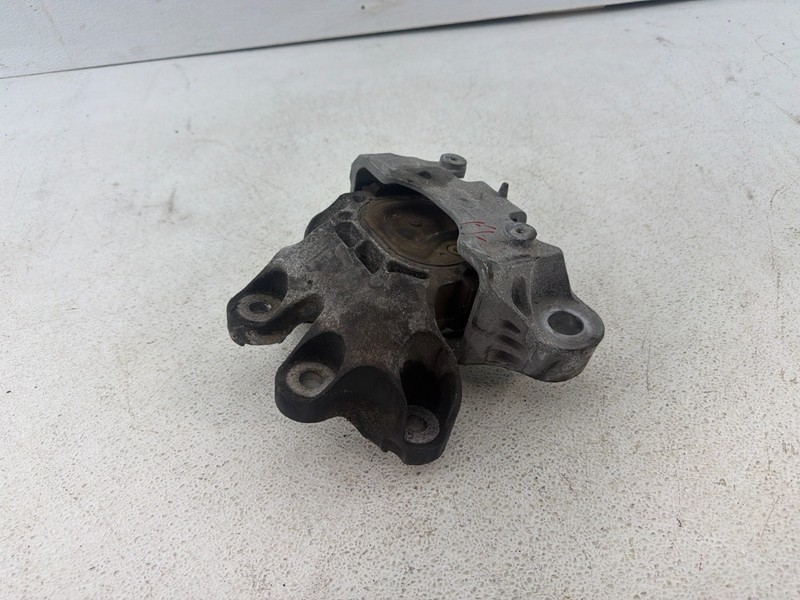 2020-2025 FORD ESCAPE FWD FRONT LEFT TRANSMISSION MOUNT BEARING CARRIER OEM