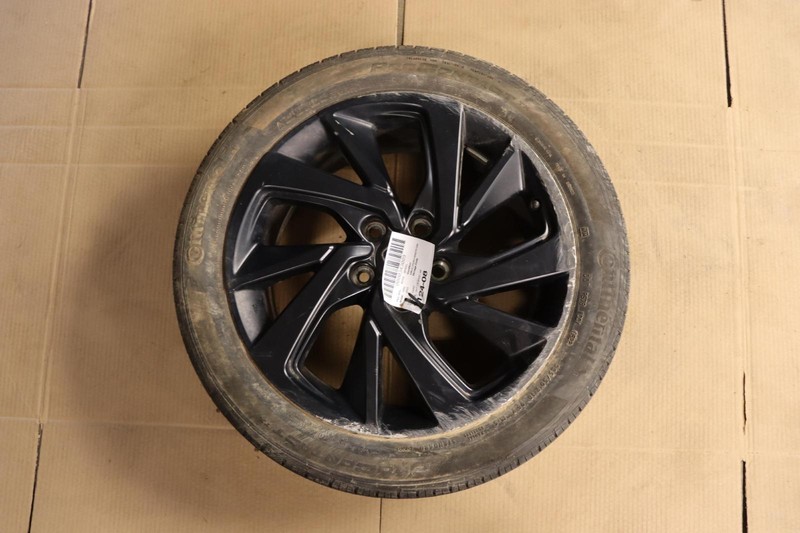 2022 HONDA HRV WHEEL RIM TIRE R18 18X7.5 ALLOY CONTINENTAL R18 225/50 95V OEM