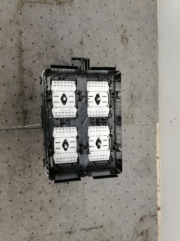 Fuse Box Engine Classic Style Limited Fits 19-22 SIERRA 1500 PICKUP 1512183