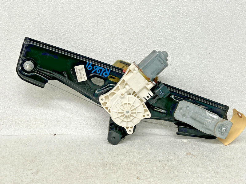 ⭐2017-2020 JAGUAR XE REAR LEFT DRIVER DOOR WINDOW REGULATOR W/MOTOR OEM LOT2691