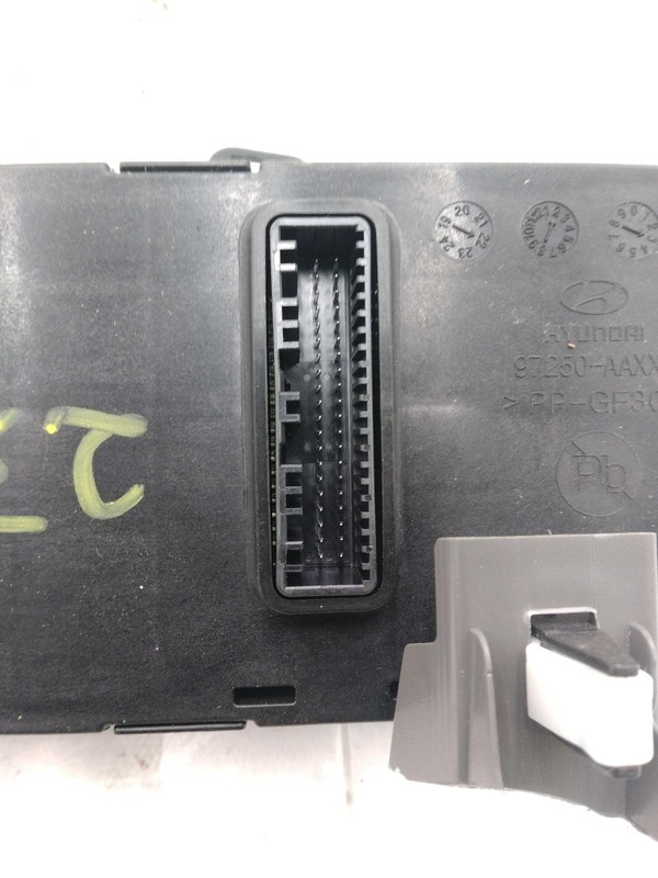 Used A/C Selector Switch fits: 2022 Hyundai Elantra US built manual temperature
